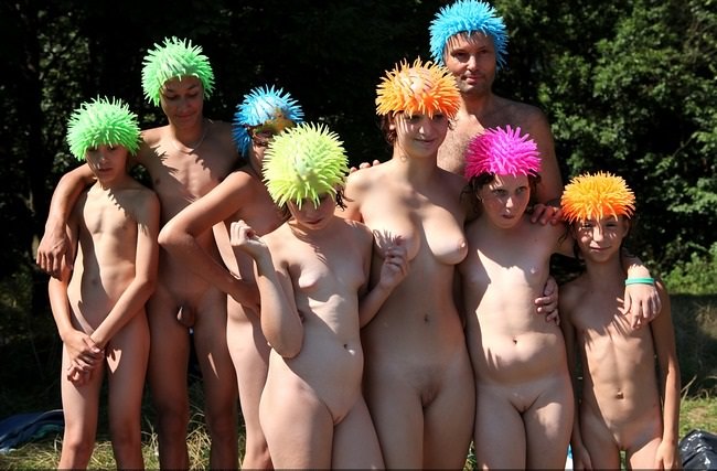 Naturism outdor photo - happy naked picnic Naturism outdor photo - happy naked picnic